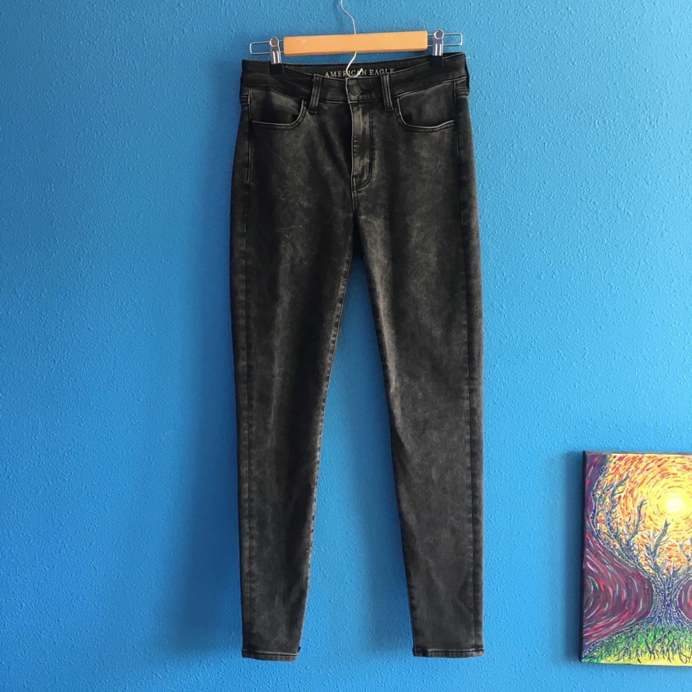 American Eagle High-Rise Jeans